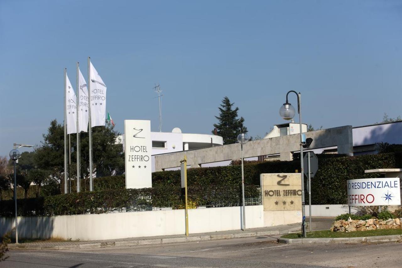 Hotel Zeffiro Sabaudia Exterior photo